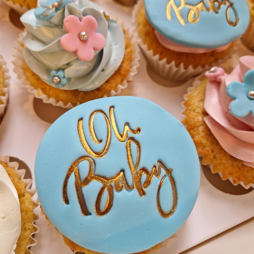 Gender reveal cupcakes