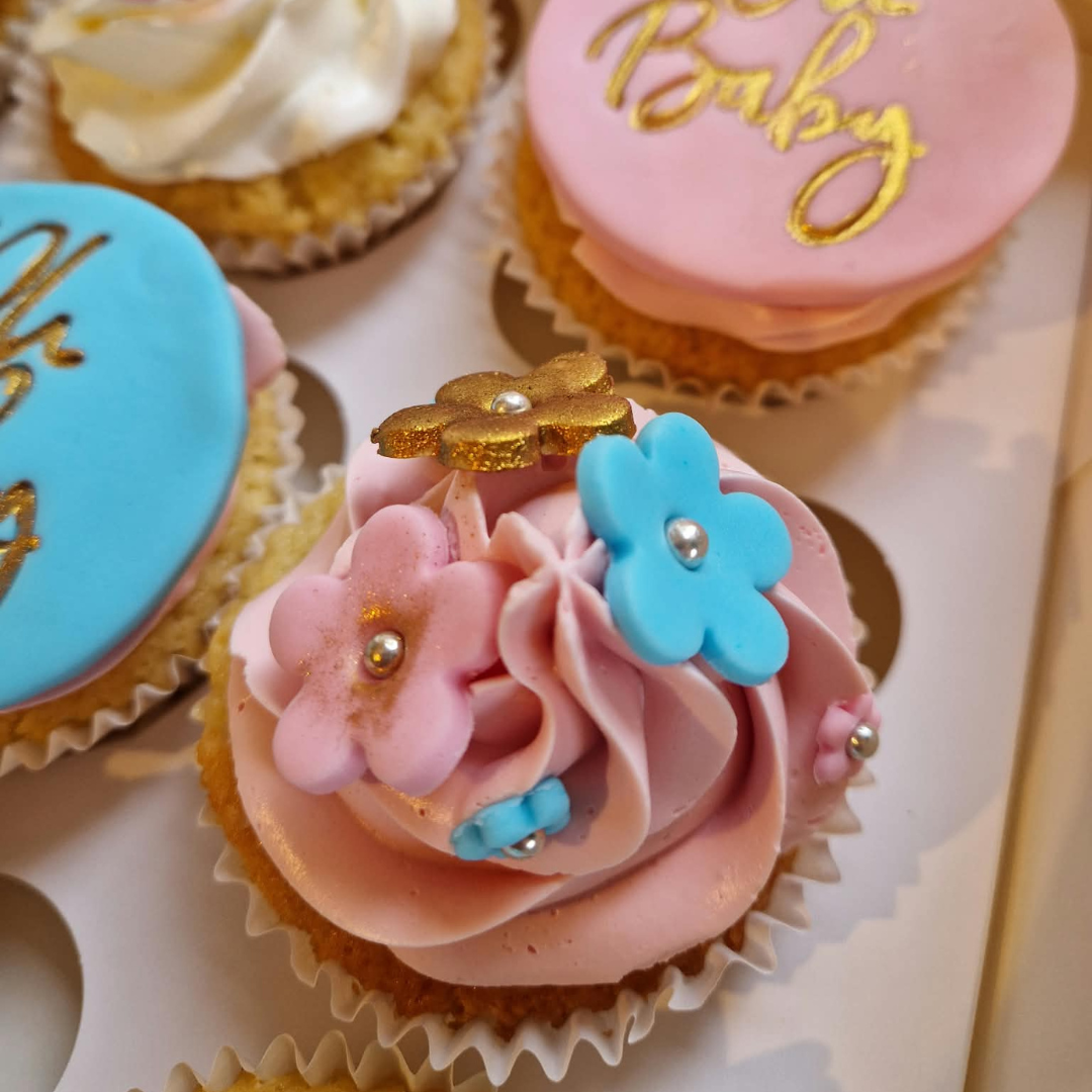 Gender reveal cupcakes